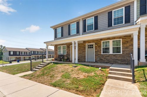 3919 Hemingway Dr, Hickory, NC, 28601-9465 | Card Image