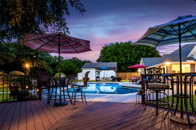 A perfect entertainer's deck with a spectacular view | Image 31