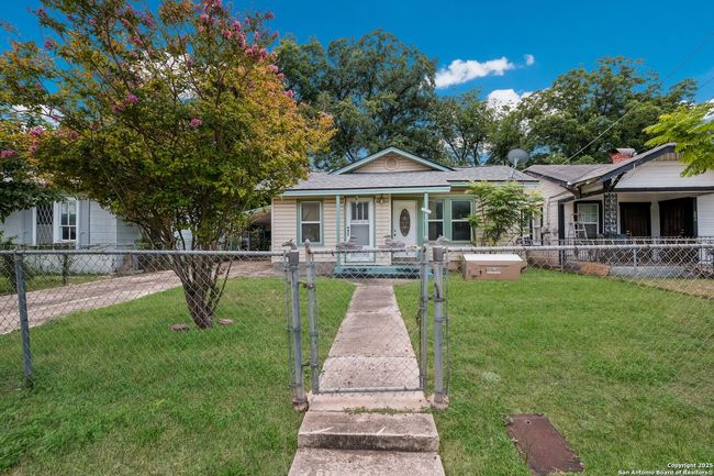 310 Mary St, House other with 3 bedrooms, 2 bathrooms and null parking in San Antonio TX | Image 6