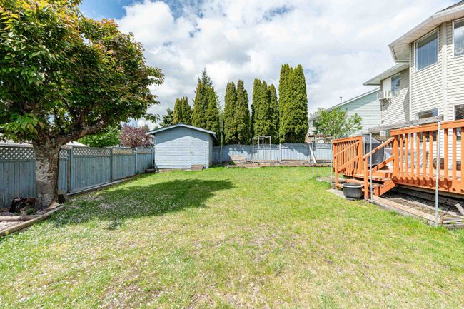 15748 96 A Avenue, House other with 3 bedrooms, 2 bathrooms and 6 parking in Surrey BC | Image 29