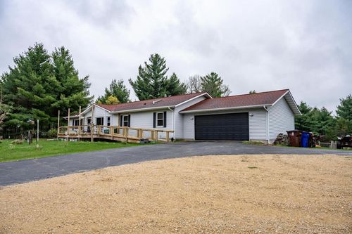 1581 Evergreen Ave, Adams, WI, 53910-9761 | Card Image