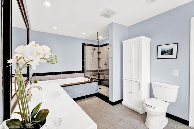 Primary bath | Image 34