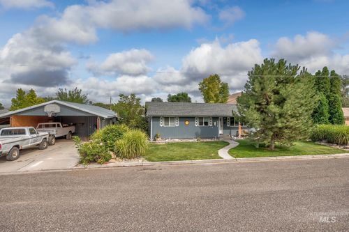 692 15th St, Vale, OR, 97918 | Card Image