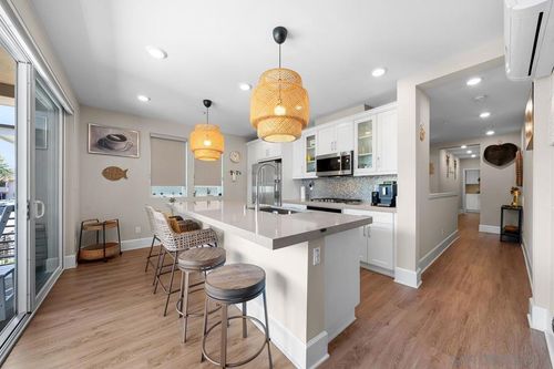 810 Santa Barbara Pl, San Diego, CA, 92109-7616 | Card Image