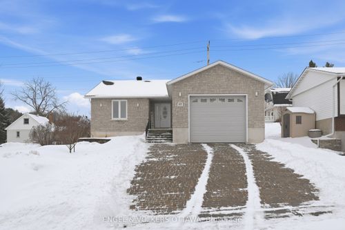 27 Ivy Ave, Renfrew, ON, K7V4C9 | Card Image