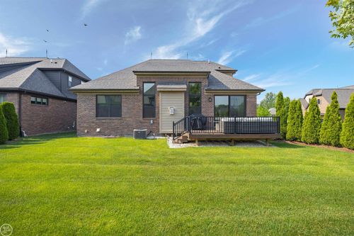 53081 Enclave Cir, Shelby Twp, MI, 48315-5584 | Card Image
