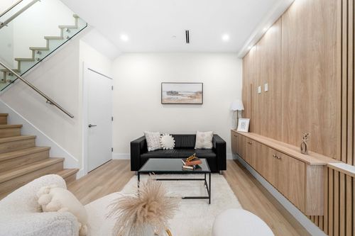 4-3581 Haida Dr, Vancouver, BC, V5M3Y9 | Card Image