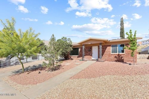 304 Carnival Dr, El Paso, TX, 79912-5704 | Card Image