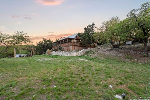110 Apacheria Pass W, Comfort, TX, 78013-3302 | Card Image