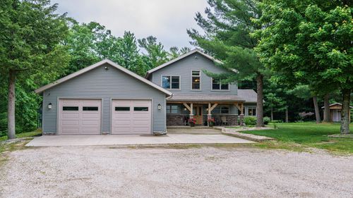 6068 S 142nd Ave, Rothbury, MI, 49452-7918 | Card Image