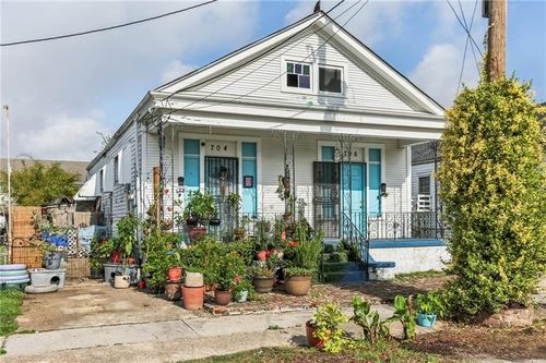 704 06 Tricou Street, New Orleans, LA, 70117 | Card Image