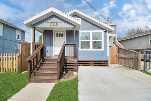 5324 Avenue L, Galveston, TX, 77551-4449 | Card Image