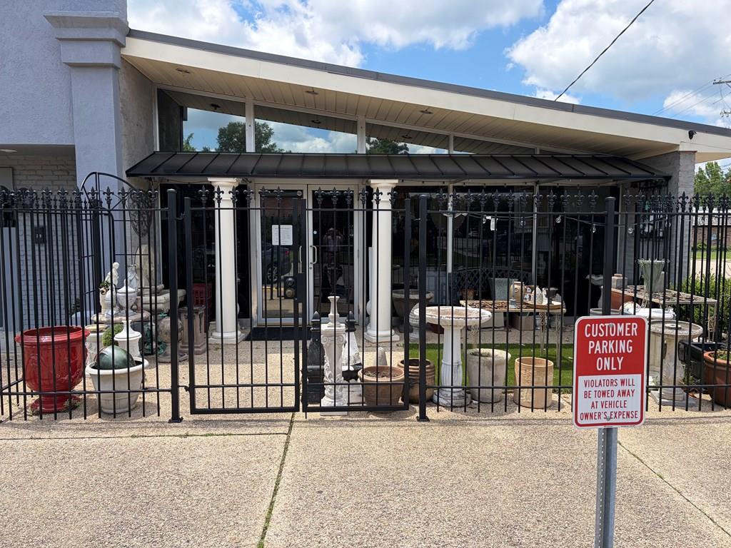 141 Kirkwood St, Picayune, MS 39466