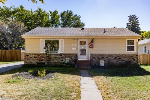 2010 11th Avenue S, Fargo, ND, 58103 | Card Image