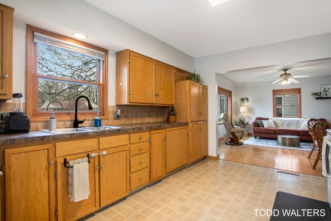 18-web-or-mls-251-w-21st-st | Image 13