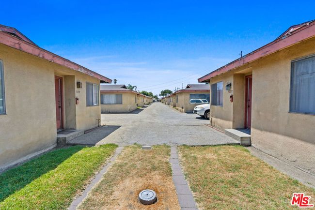 5211 Live Oak St, Home with 32 bedrooms, 16 bathrooms and 24 parking in Bell CA | Image 17