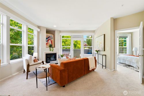 208-19412 48th Ave W, Lynnwood, WA, 98036-3002 | Card Image