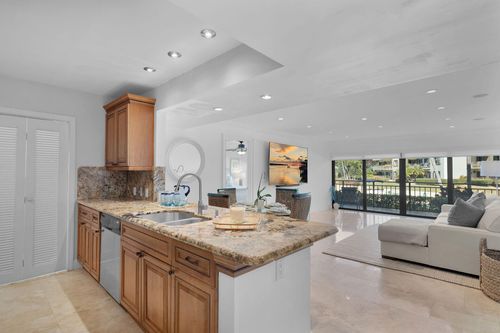 apt-b102-104500 Overseas Hwy, Key Largo, FL, 33037-2955 | Card Image