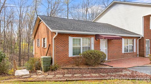 69-75 Laurelwood Dr, Marion, NC, 28752-3160 | Card Image