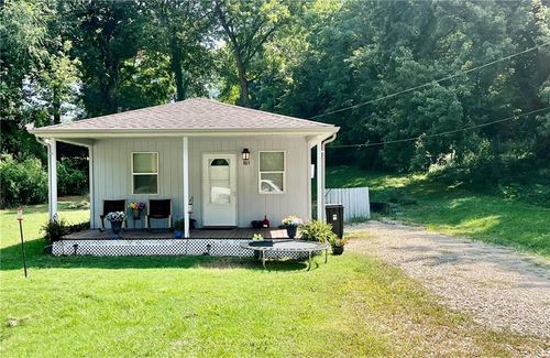 803 N 4th St, Wathena, KS, 66090-4008 | Card Image