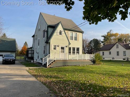 4355 Lapeer Rd, Burton, MI, 48509-1845 | Card Image