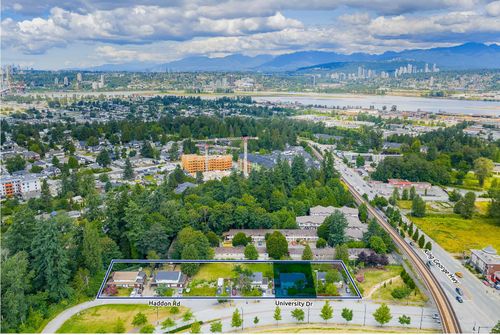 10967 University Dr, Surrey, BC, V3T3Z4 | Card Image