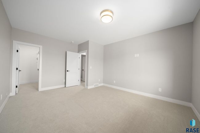 6604 E Hawker Cir, House other with 5 bedrooms, 4 bathrooms and null parking in Sioux Falls SD | Image 42
