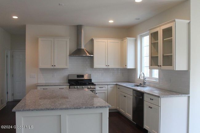 37 Jack Dr, House other with 3 bedrooms, 3 bathrooms and 4 parking in Mechanicville NY | Image 4