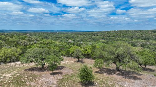 12033 Summer Mdws, Spring Branch, TX, 78070-7042 | Card Image