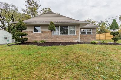 41 Fincastle Lane, House other with 3 bedrooms, 1 bathrooms and null parking in Youngstown OH | Image 2