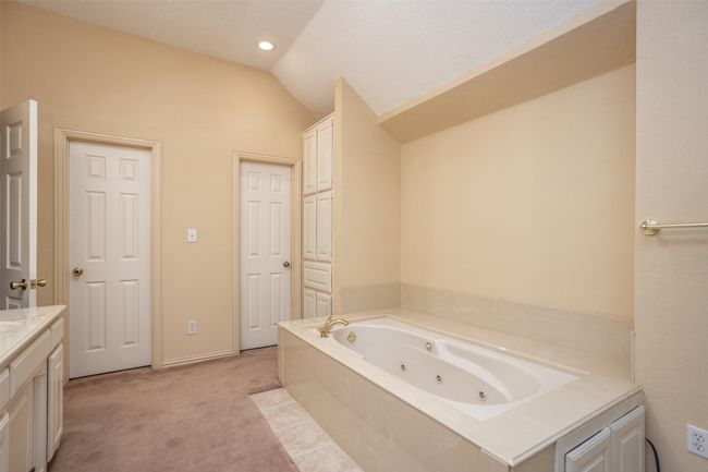 269 Howard Rd, Home with 3 bedrooms, 3 bathrooms and null parking in Valley View TX | Image 20