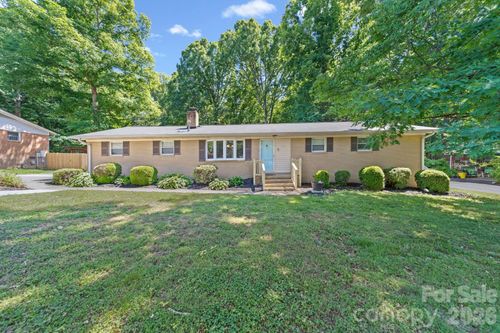217 Robinson Ave, Matthews, NC, 28104-7342 | Card Image