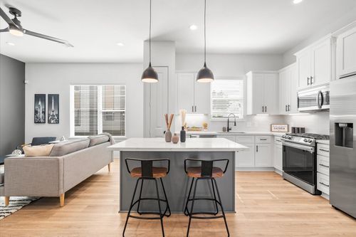 5216 Green Pines Dr, Houston, TX, 77066 | Card Image