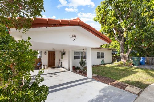 641 Ne 56th Ct, Oakland Park, FL, 33334-3527 | Card Image