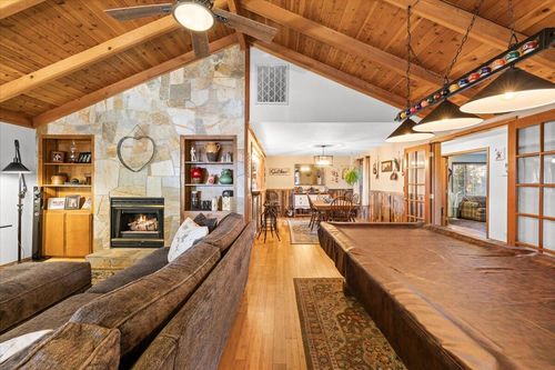 487 Creekside Cir, Central Point, OR, 97502-1700 | Card Image