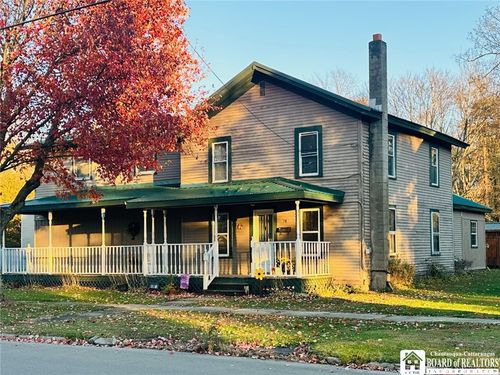 74 E Everett St, Falconer, NY, 14733-1338 | Card Image