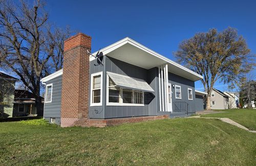 309 5th Ave Ne, Valley City, ND, 58072-3052 | Card Image