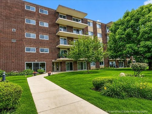 22b-5300 Walnut Ave, Downers Grove, IL, 60515-4128 | Card Image