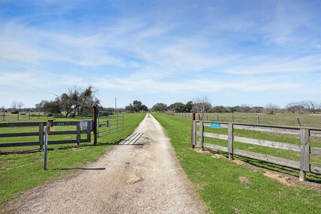 1014 River Plant Rd, Home with 3 bedrooms, 3 bathrooms and null parking in Eagle Lake TX | Image 25