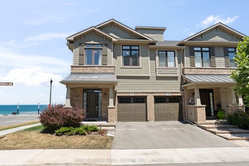 2 Pierre Trudeau Lane, Grimsby, ON, L3M0H3 | Card Image