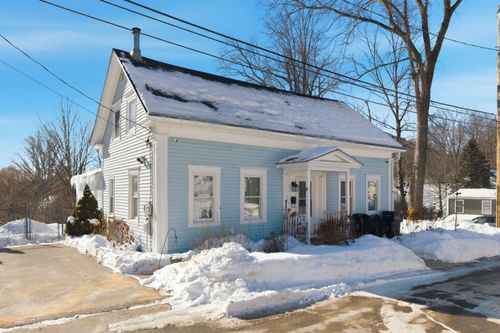 8 West St, Tilton, NH, 03276-5514 | Card Image
