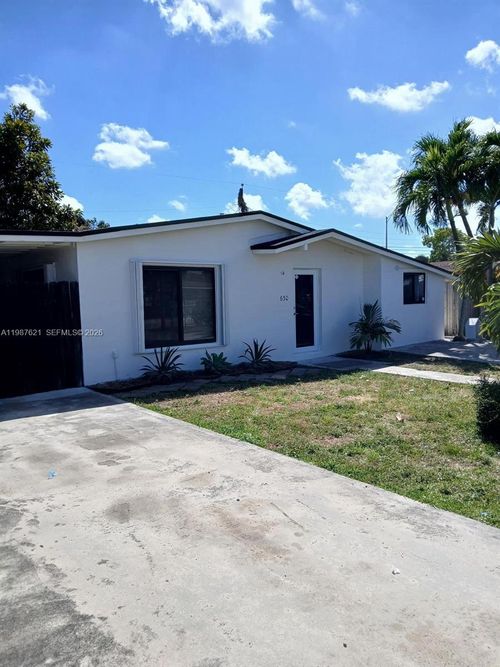 630 Se 3rd Pl, Hialeah, FL, 33010-5428 | Card Image