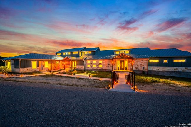 554 Seven Falls Dr, House other with 7 bedrooms, 8 bathrooms and null parking in Fredericksburg TX | Image 6
