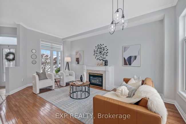 91 Mainprize Cres, House other with 4 bedrooms, 3 bathrooms and 4 parking in Mount Albert ON | Image 4