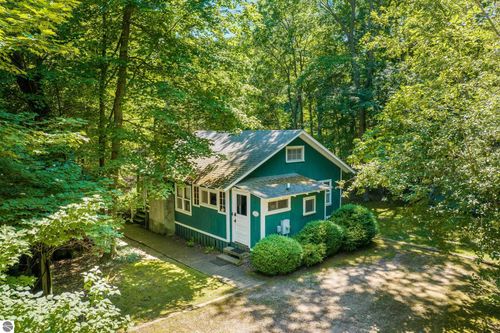 617 Birchwood Ter, Frankfort, MI, 49635 | Card Image
