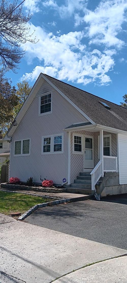 180 Cranberry Dr, Mastic Beach, NY, 11951-4610 | Card Image