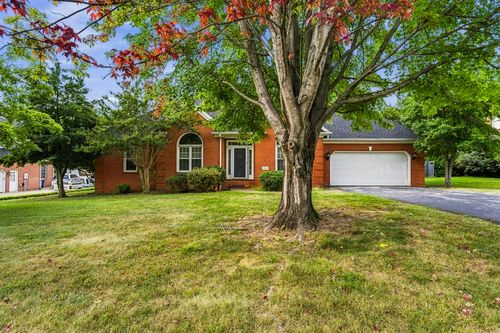 2941 Meadow Ridge Ct, Bowling Green, KY, 42104-4716 | Card Image