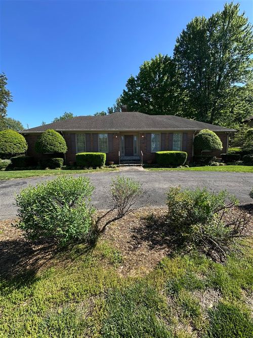 1335 Lois Ln, Bowling Green, KY, 42104-4673 | Card Image