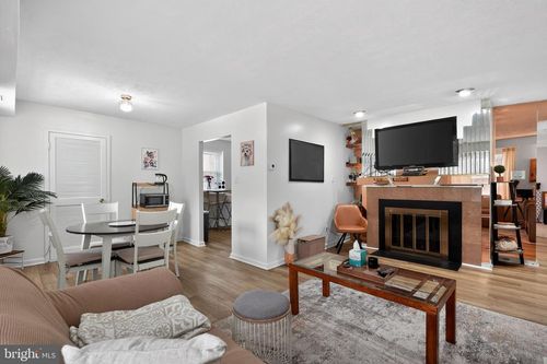 unit-527-4000 Gypsy Ln, PHILADELPHIA, PA, 19129-5436 | Card Image