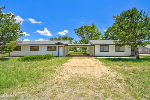 18535 S Joseph Hodge Rd, Peeples Valley, AZ, 86332-8757 | Card Image